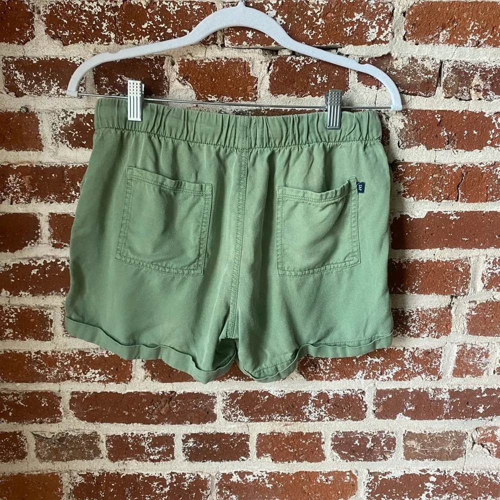 GAP green casual drawstring shorts - Picture 5 of 6